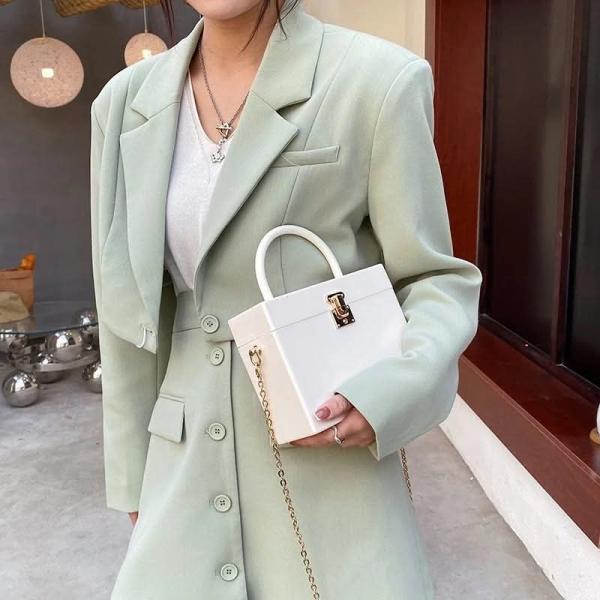 Trunk-style handbag