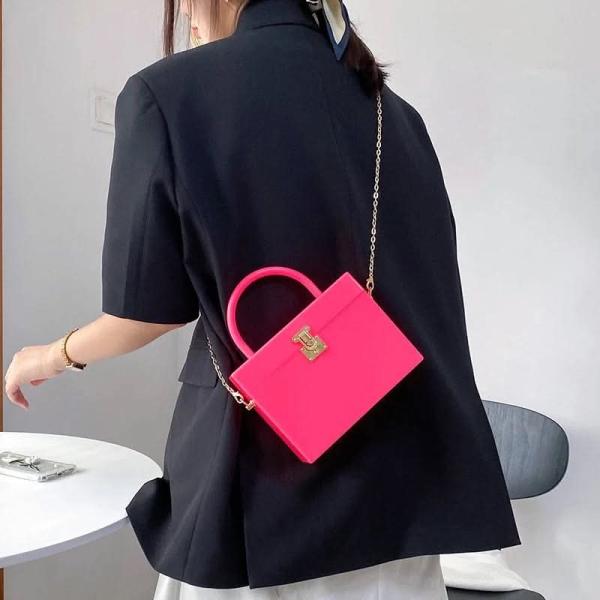 Trunk-style handbag