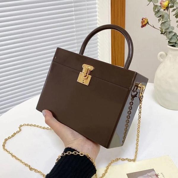 Trunk-style handbag